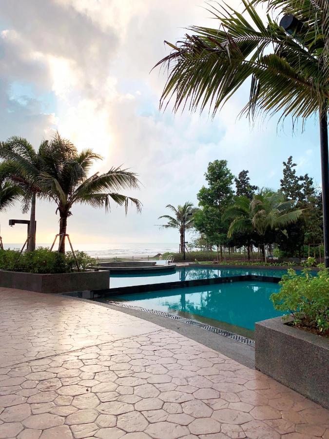 Timur Bay Groundfloor Pool & Seaview Kuantan Exterior photo
